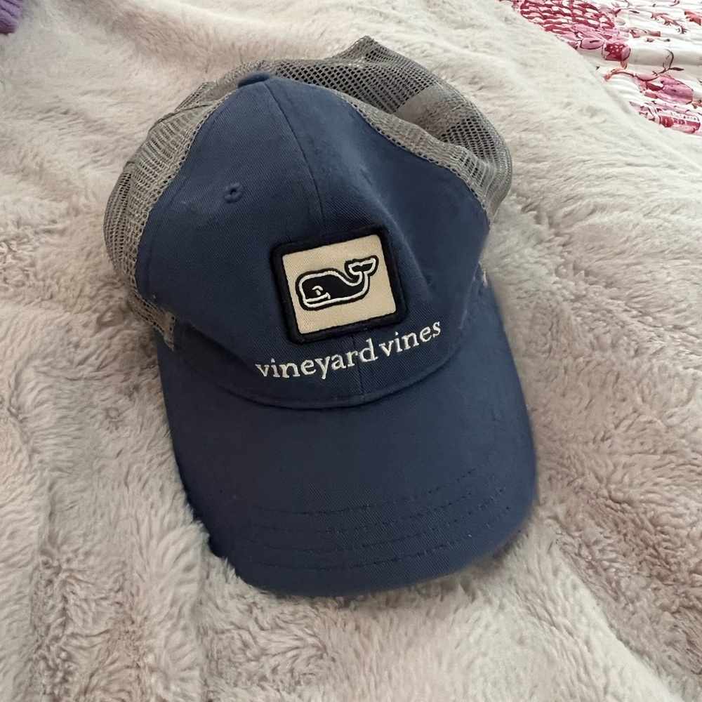 Vineyard vines trucker hat